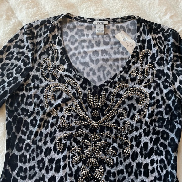 Cache Leopard top. - Picture 4 of 7
